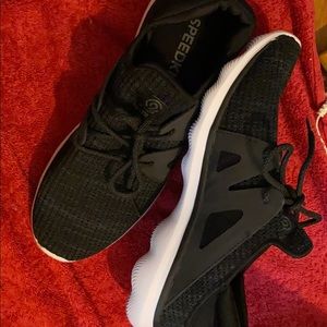 Black tennis shoes